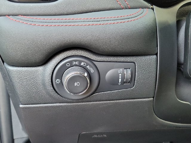 Used 2023 Dodge Durango R/T RWD image 16