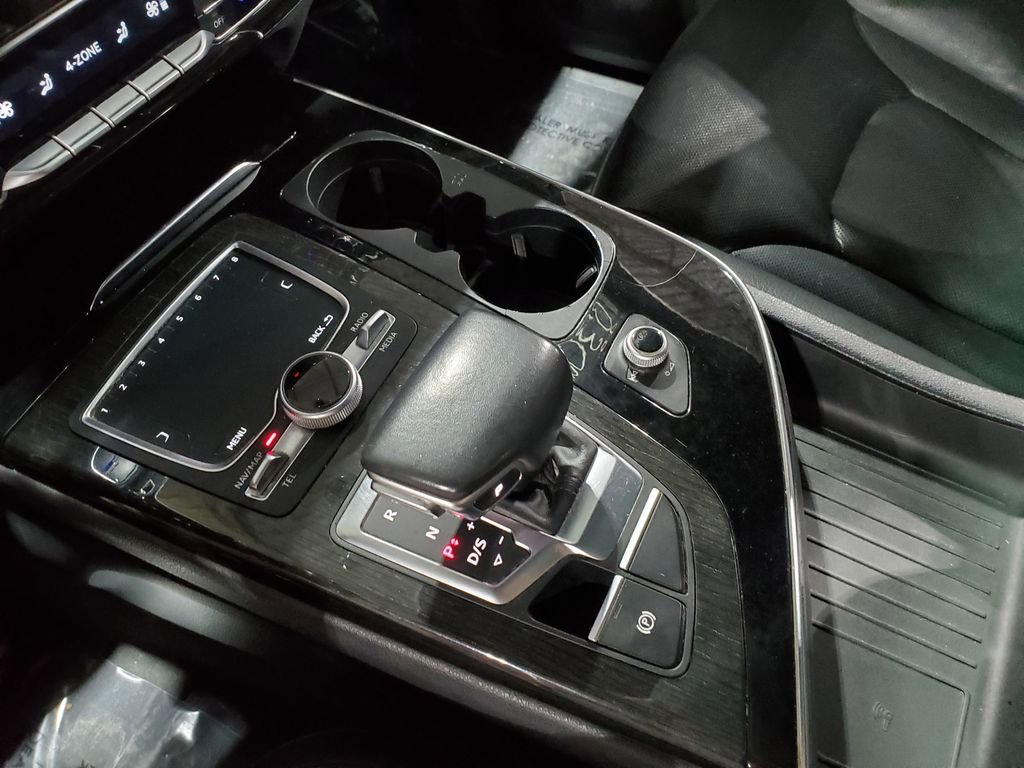 Used 2018 Audi Q7 3.0T Prestige w/ Prestige Package image 41