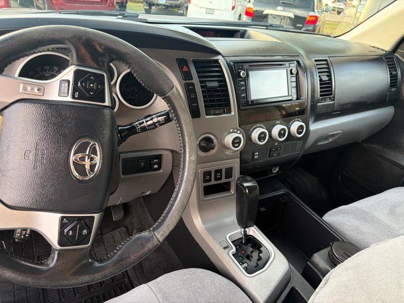 Used 2014 Toyota Sequoia SR5 AWD/4WD image 12