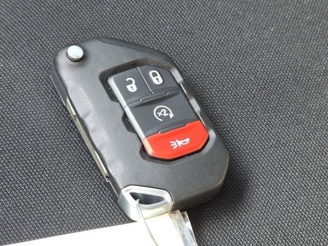 Used 2020 Jeep Gladiator Mojave w/ Cold Weather Group image 38