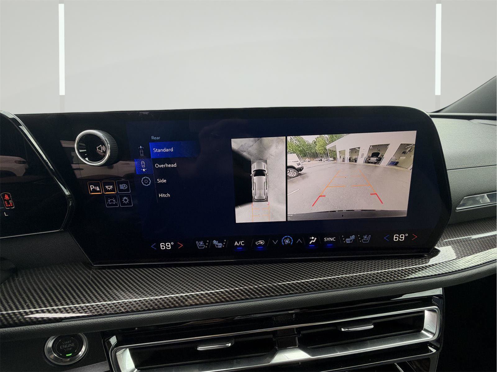 Used 2025 Chevrolet Traverse High Country FWD image 25