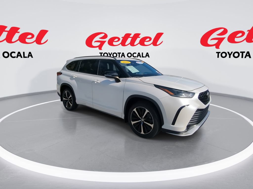 Used 2021 Toyota Highlander XSE image 2