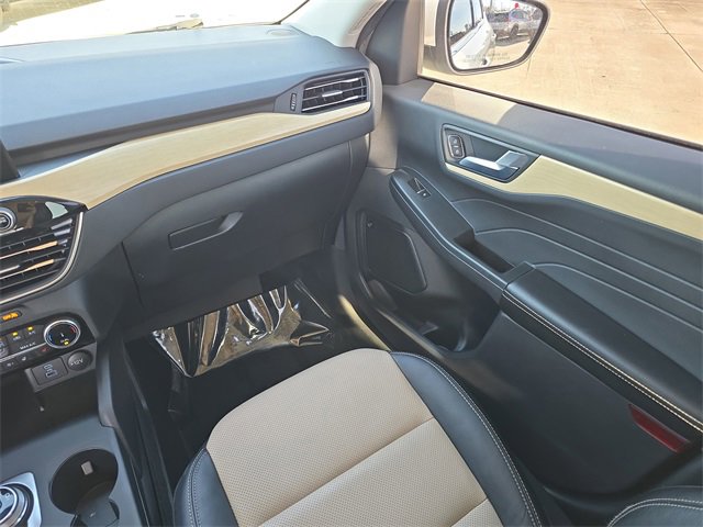 Used 2022 Ford Escape Titanium w/ Titanium Elite Package image 11