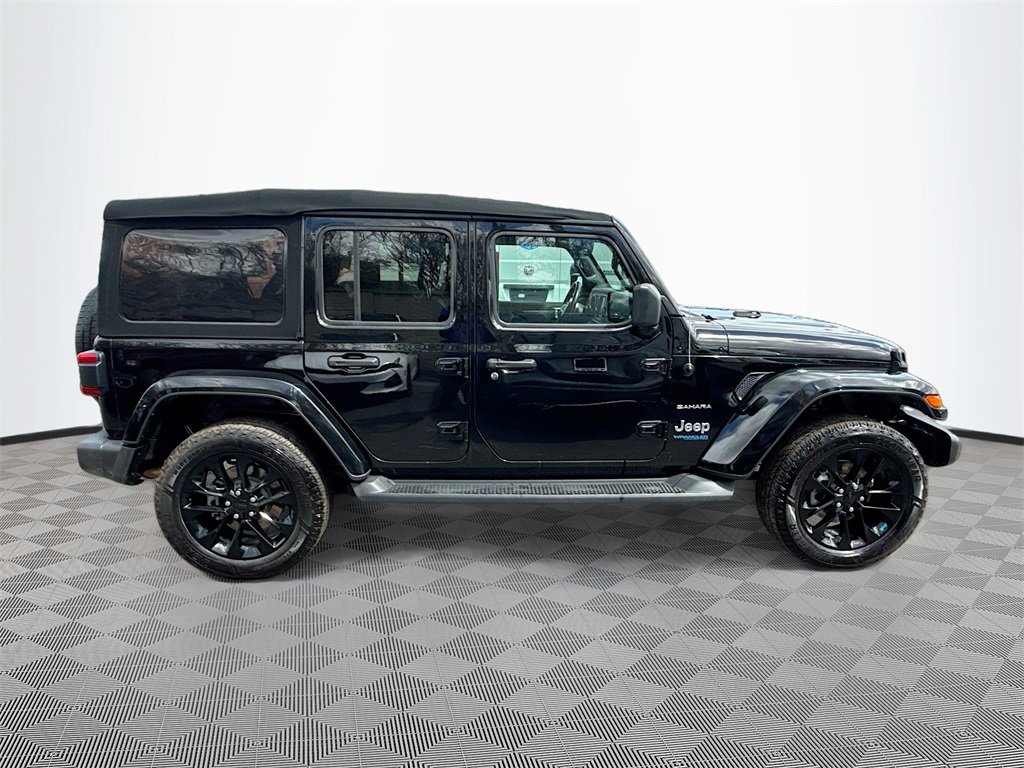 Used 2022 Jeep Wrangler Unlimited Sahara w/ Cold Weather Group image 5
