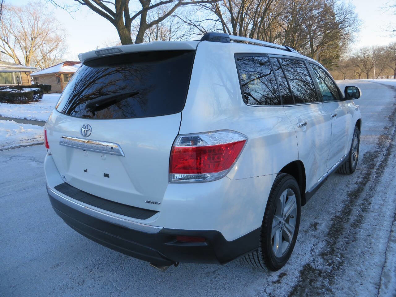 Used 2011 Toyota Highlander Limited w/ Tow Pkg image 5