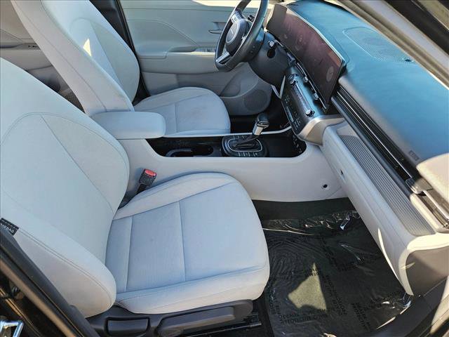 Used 2025 Hyundai Kona SEL image 19