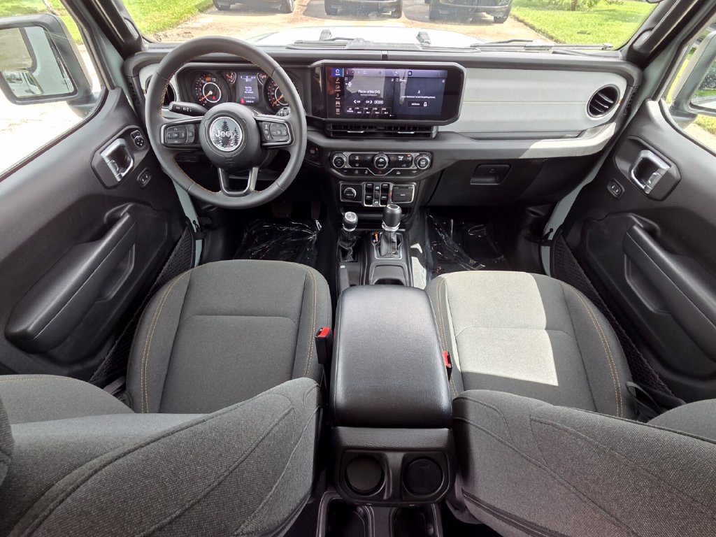 Used 2024 Jeep Wrangler Unlimited Sport AWD/4WD image 26