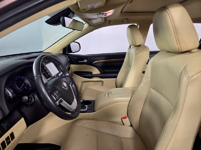 Used 2018 Toyota Highlander Limited FWD image 14