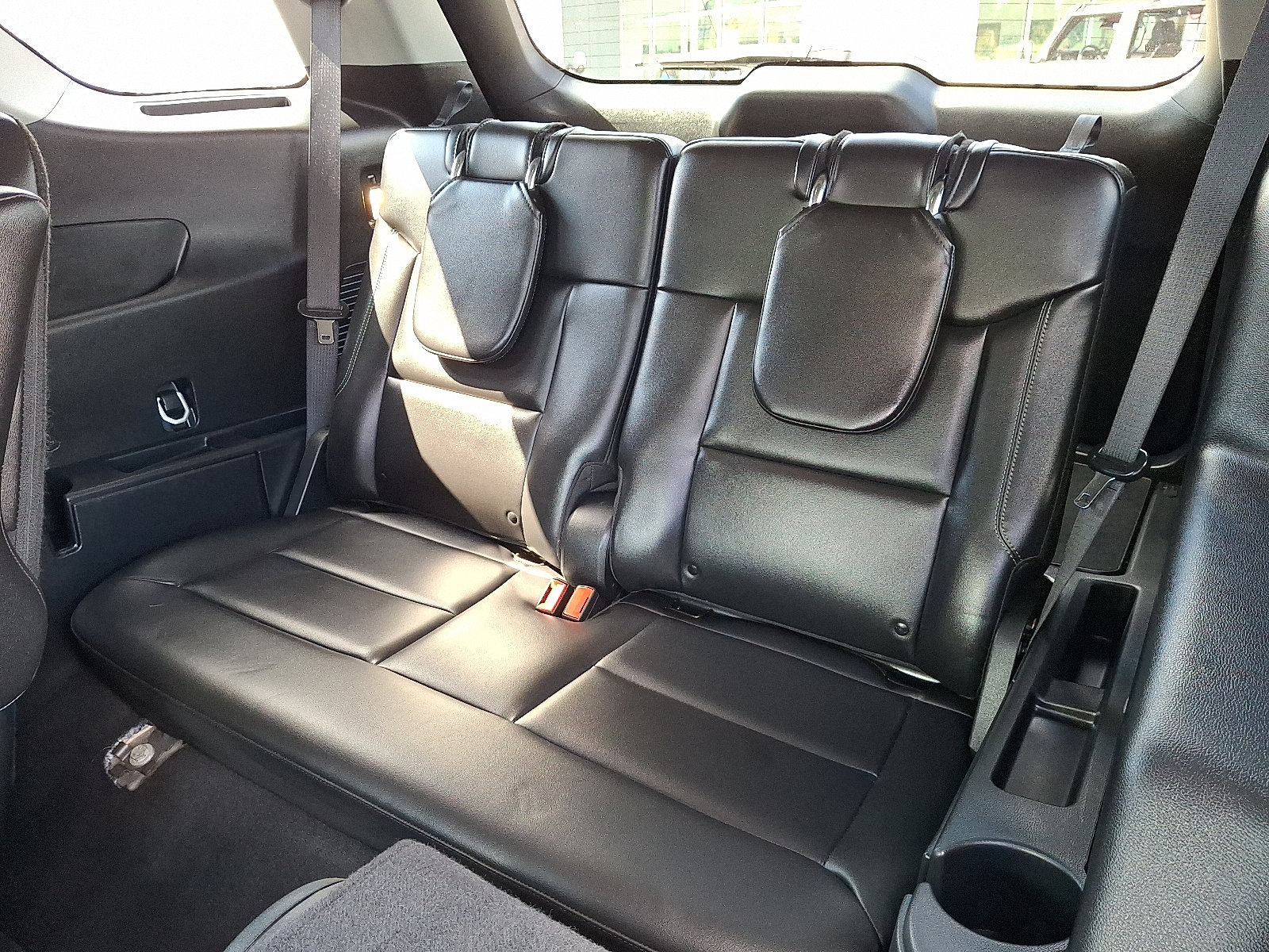 Used 2024 Ford Explorer XLT w/ Equipment Group 202A AWD/4WD image 11