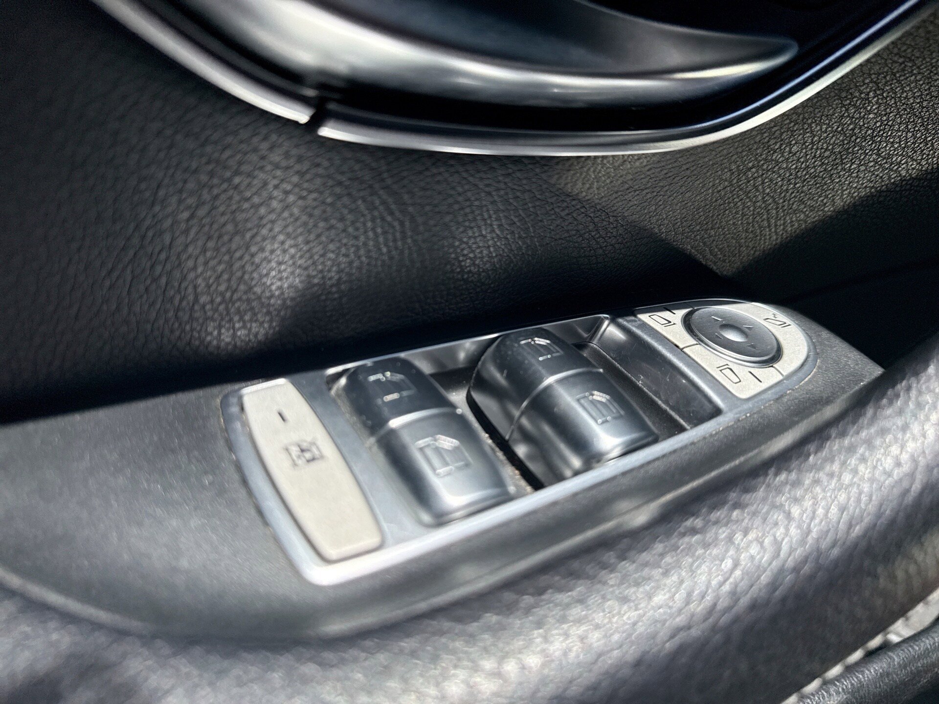 Used 2018 Mercedes-Benz E 300 w/ Premium 1 Package image 15
