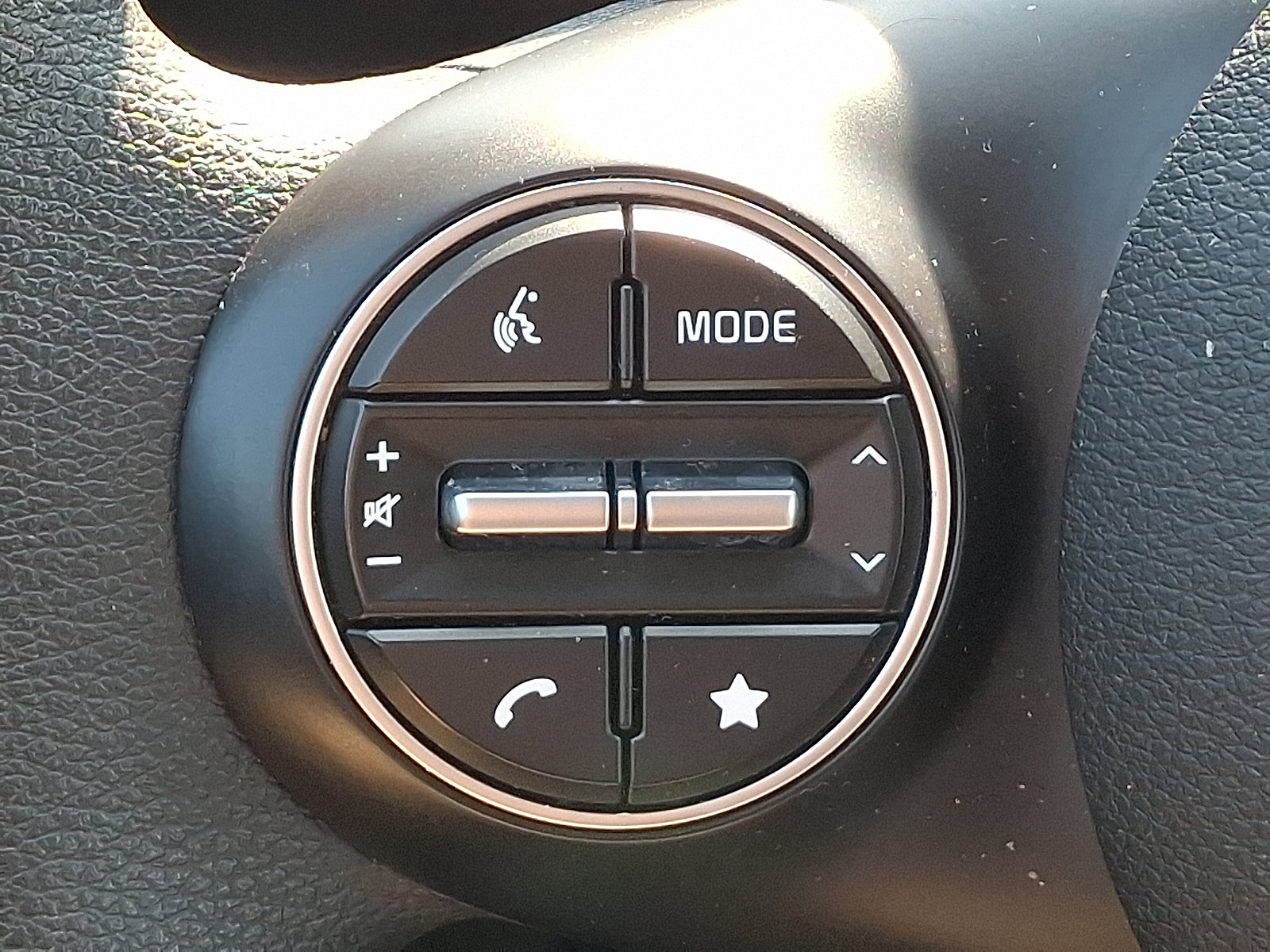 Used 2025 Kia Soul LX w/ LX Technology Package FWD image 21