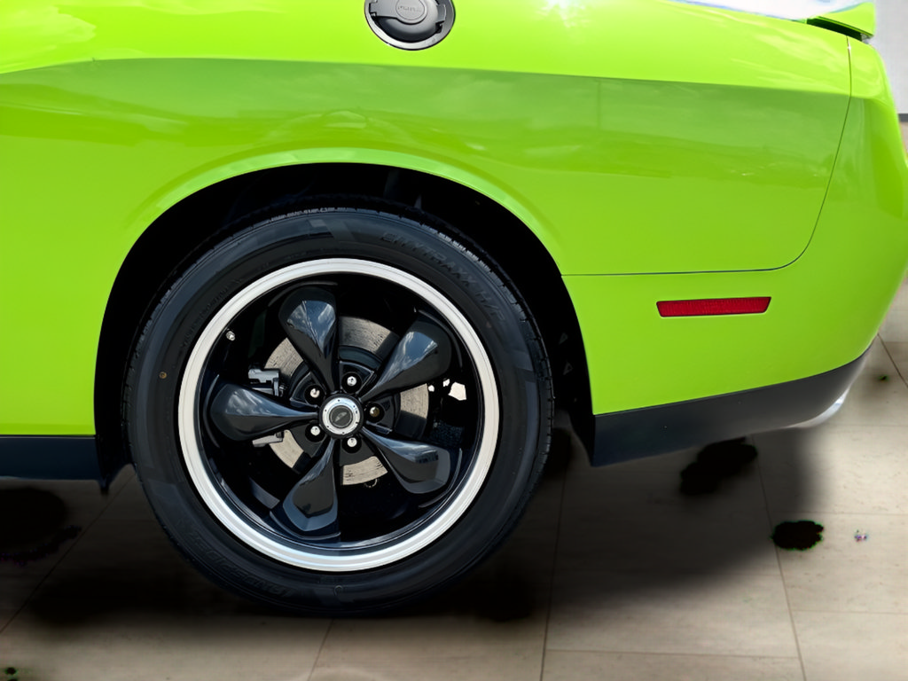 Used 2015 Dodge Challenger R/T Plus RWD image 34