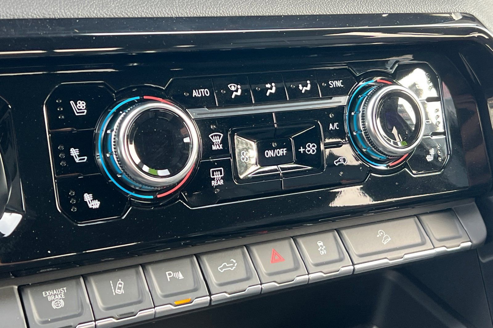 New 2026 GMC Sierra 2500 AT4 w/ AT4 Premium Plus Package image 19