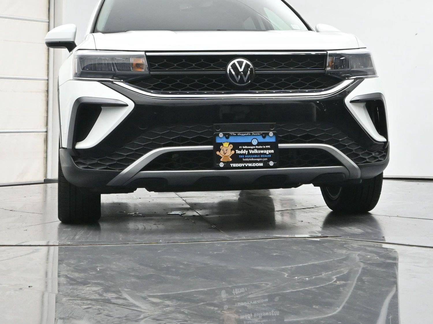 Used 2023 Volkswagen Taos SE w/ Panoramic Sunroof Package FWD image 29