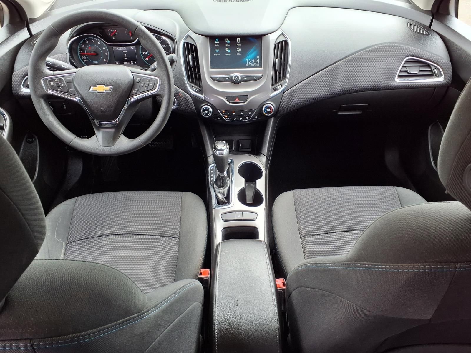 Used 2017 Chevrolet Cruze LT w/ Convenience Package FWD image 11
