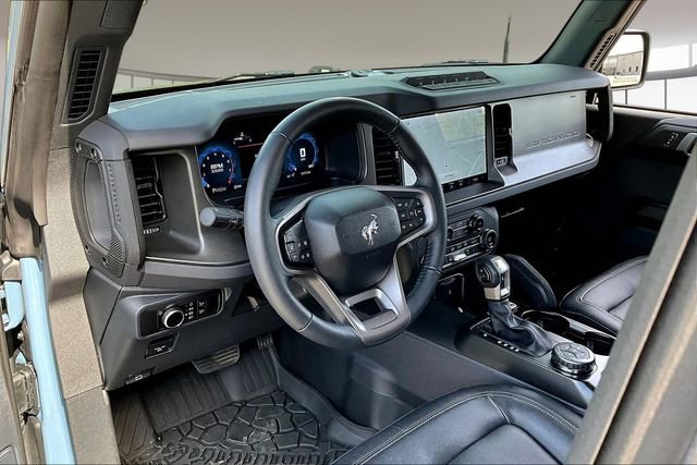 Used 2025 Ford Bronco Badlands image 17