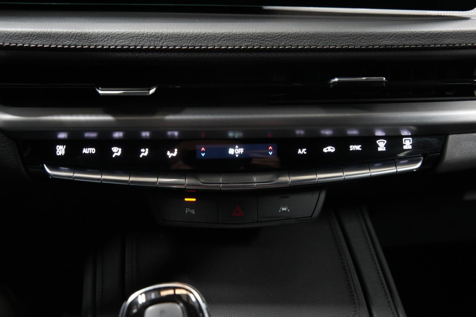 Used 2025 Cadillac XT4 Premium Luxury image 39