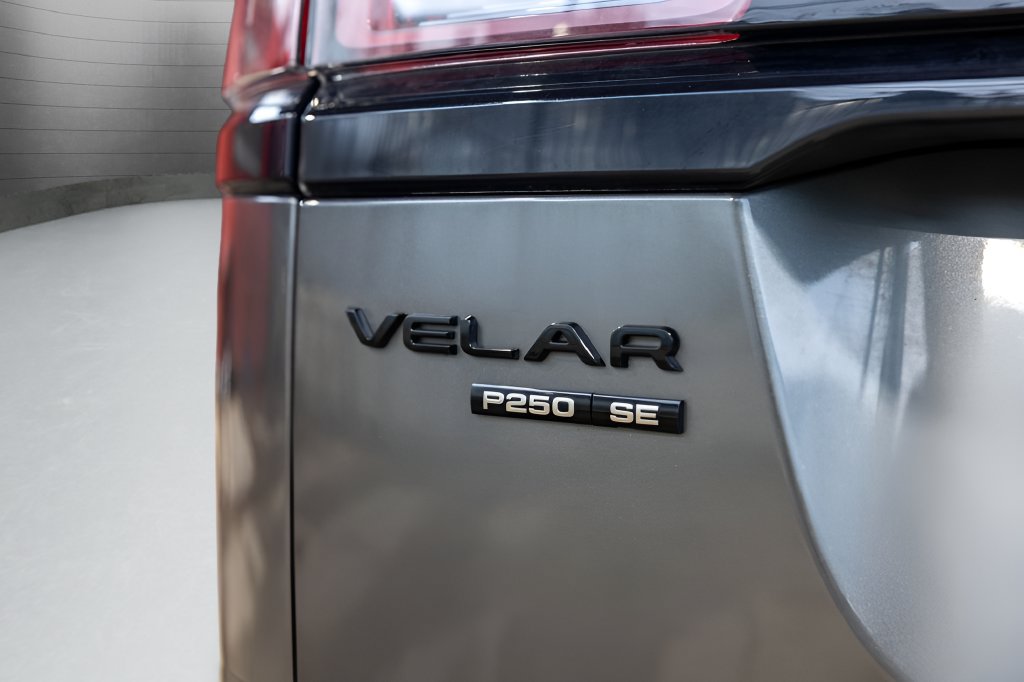 Used 2019 Land Rover Range Rover Velar R-Dynamic SE AWD/4WD image 20