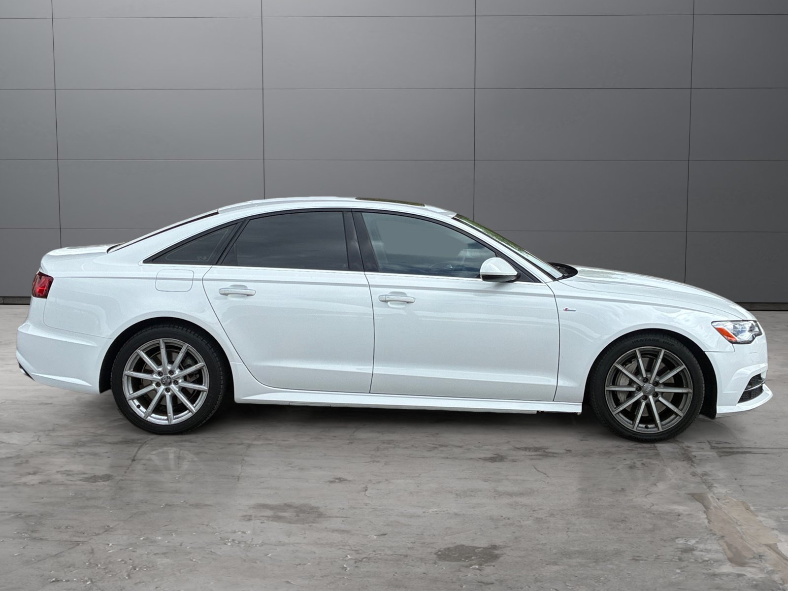 Used 2018 Audi A6 2.0T Premium w/ 19" Sport Package FWD image 6