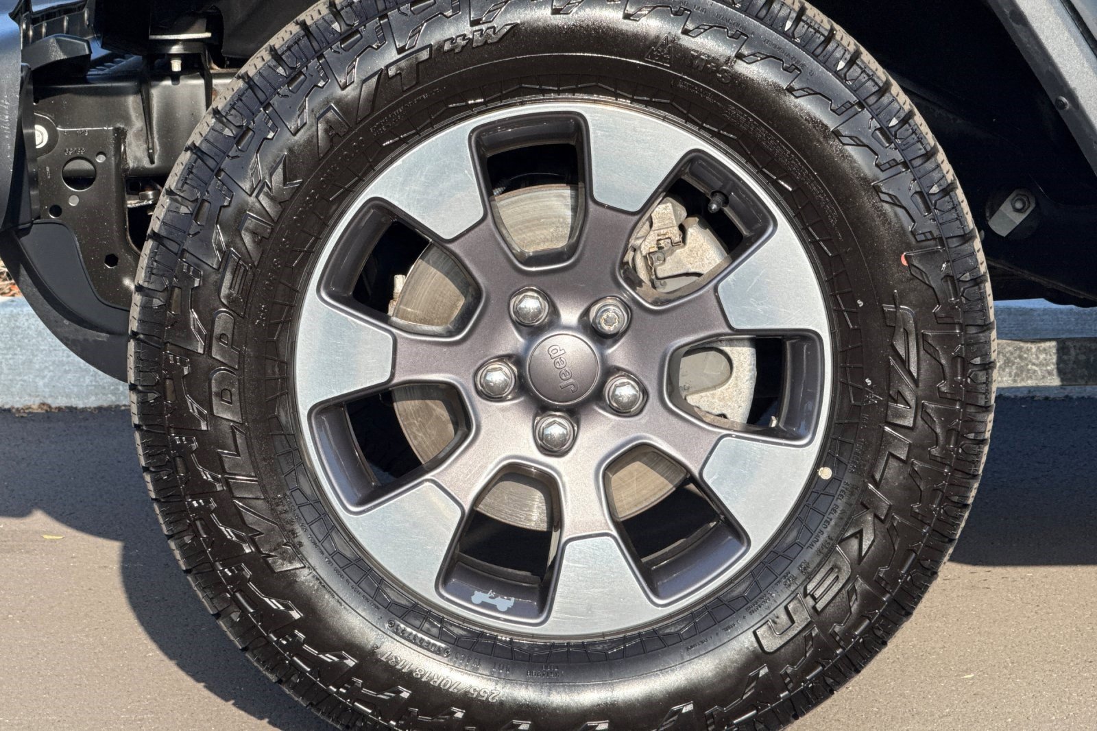 Used 2018 Jeep Wrangler Unlimited Sahara image 36