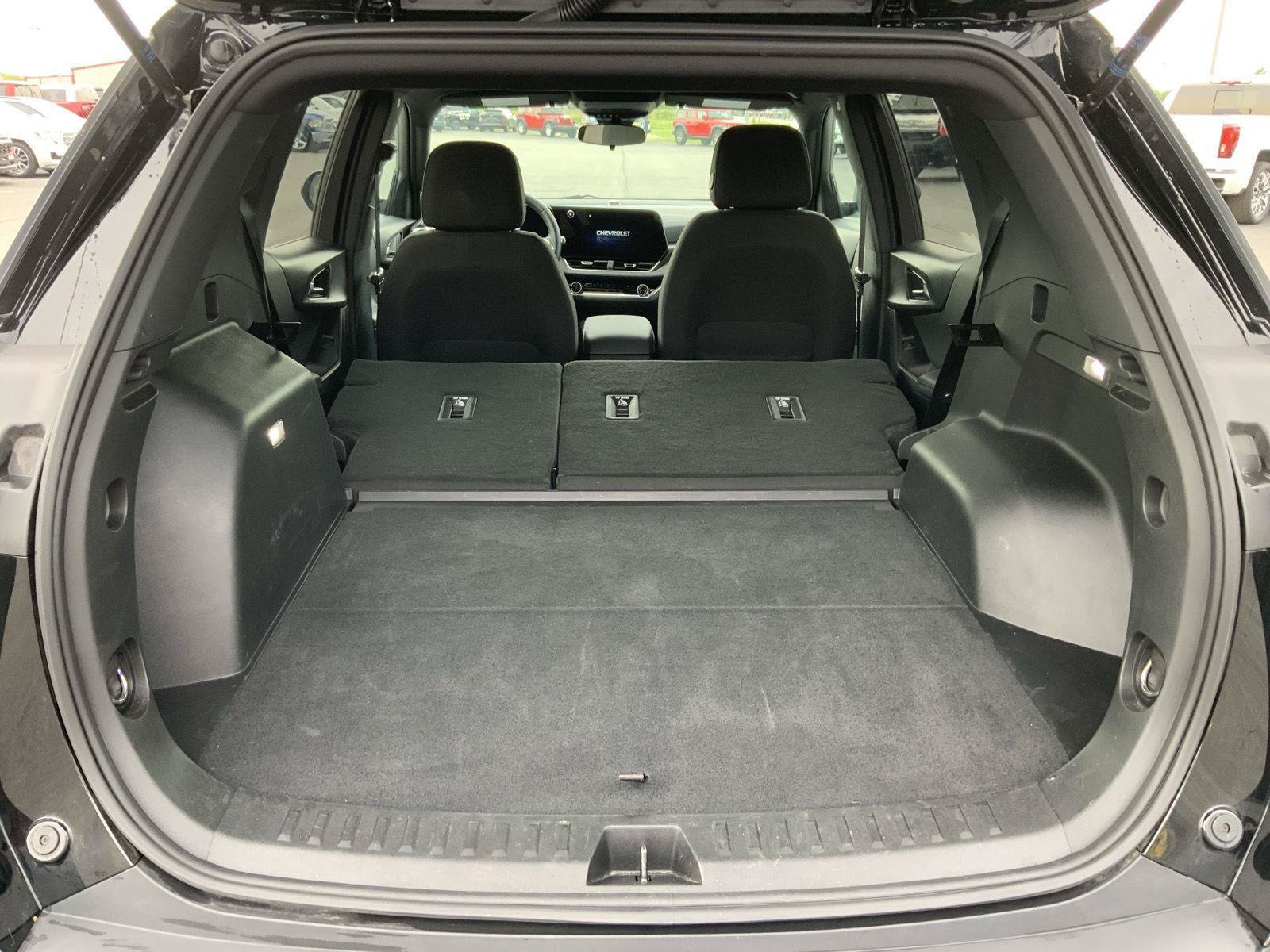 Used 2025 Chevrolet Equinox LT FWD image 11