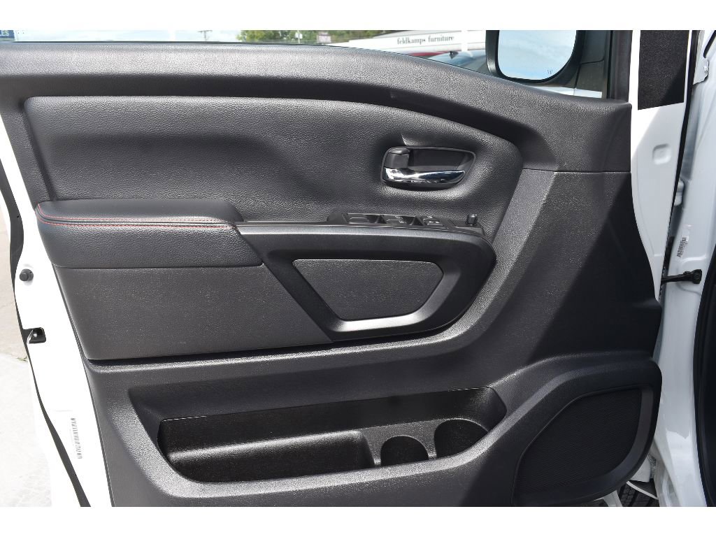 Used 2024 Nissan Titan PRO-4X image 11