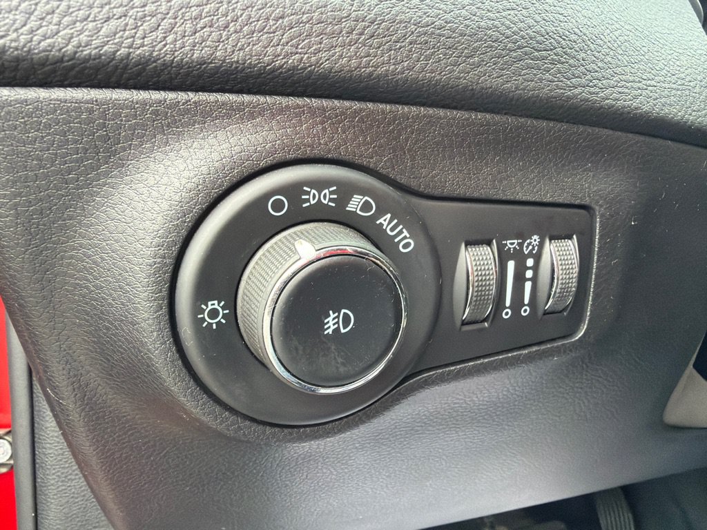 Used 2021 Jeep Compass Latitude w/ Convenience Group AWD/4WD image 33