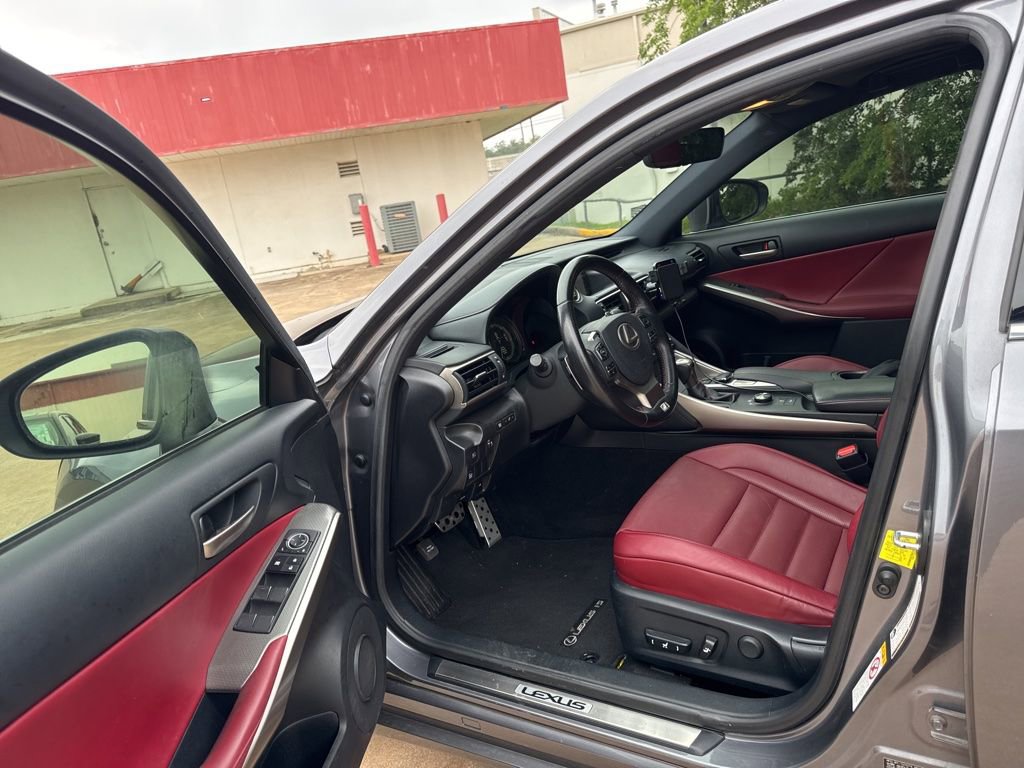 Used 2018 Lexus IS 300 F Sport w/ F Sport Package RWD image 9