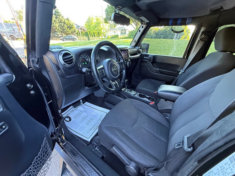 Used 2015 Jeep Wrangler Unlimited Sport w/ Quick Order Package 24S AWD/4WD image 11