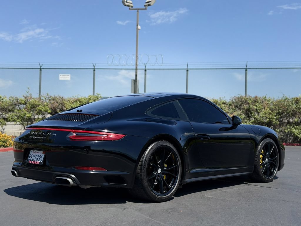 Used 2019 Porsche 911 Carrera 4 AWD/4WD image 4