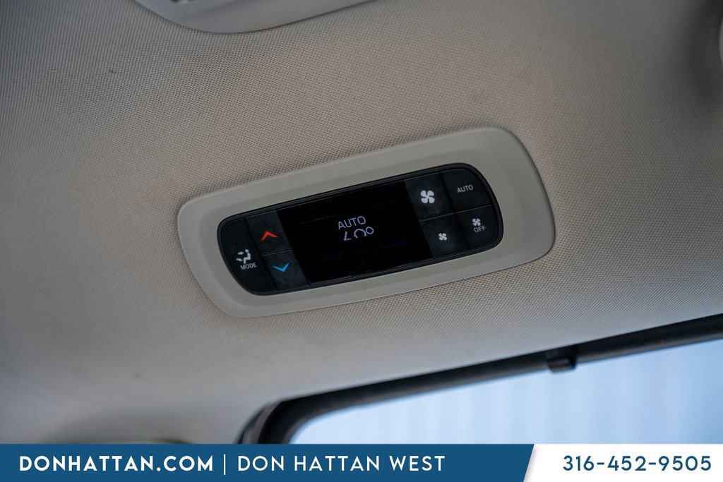 Used 2023 Chrysler Pacifica Touring-L image 24