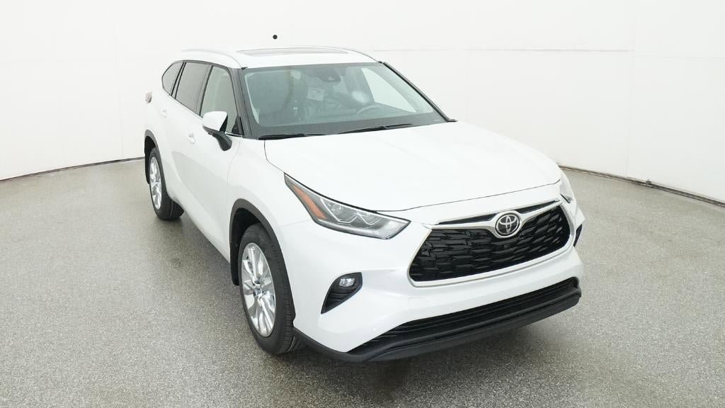 New 2026 Toyota Highlander Limited AWD/4WD image 14
