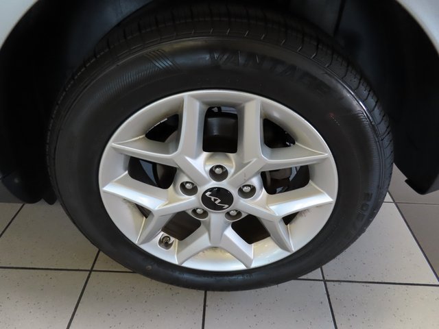 Used 2024 Kia Soul LX w/ Option Group 015 image 16