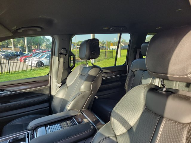 Used 2024 Jeep Wagoneer L 4WD image 21