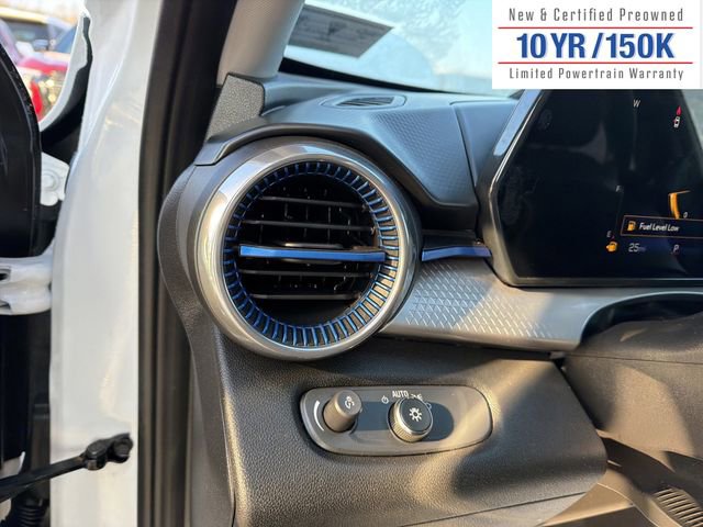 Used 2025 Chevrolet Trax LT image 17