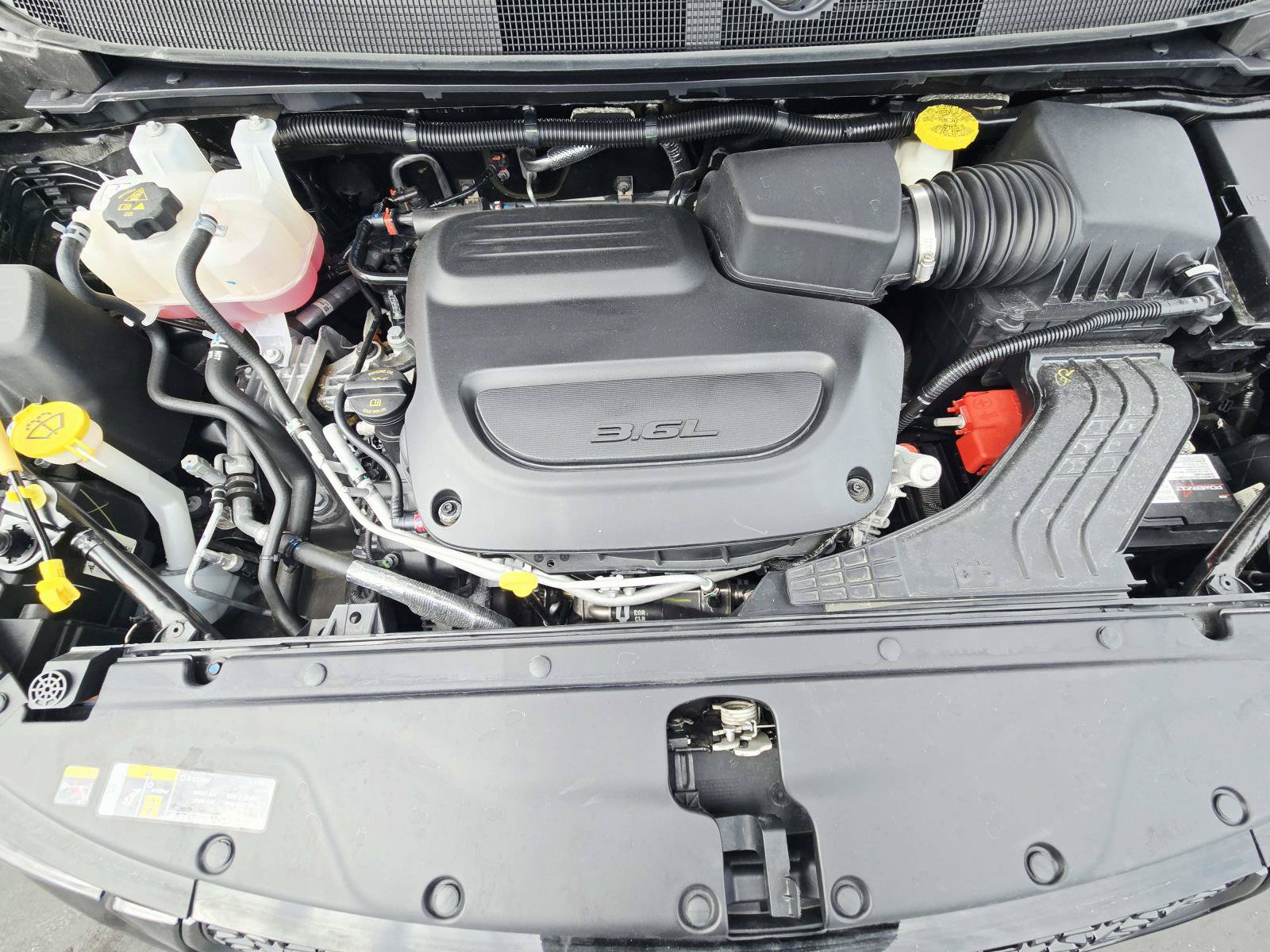 Used 2024 Chrysler Pacifica Limited w/ S Appearance Package FWD image 22