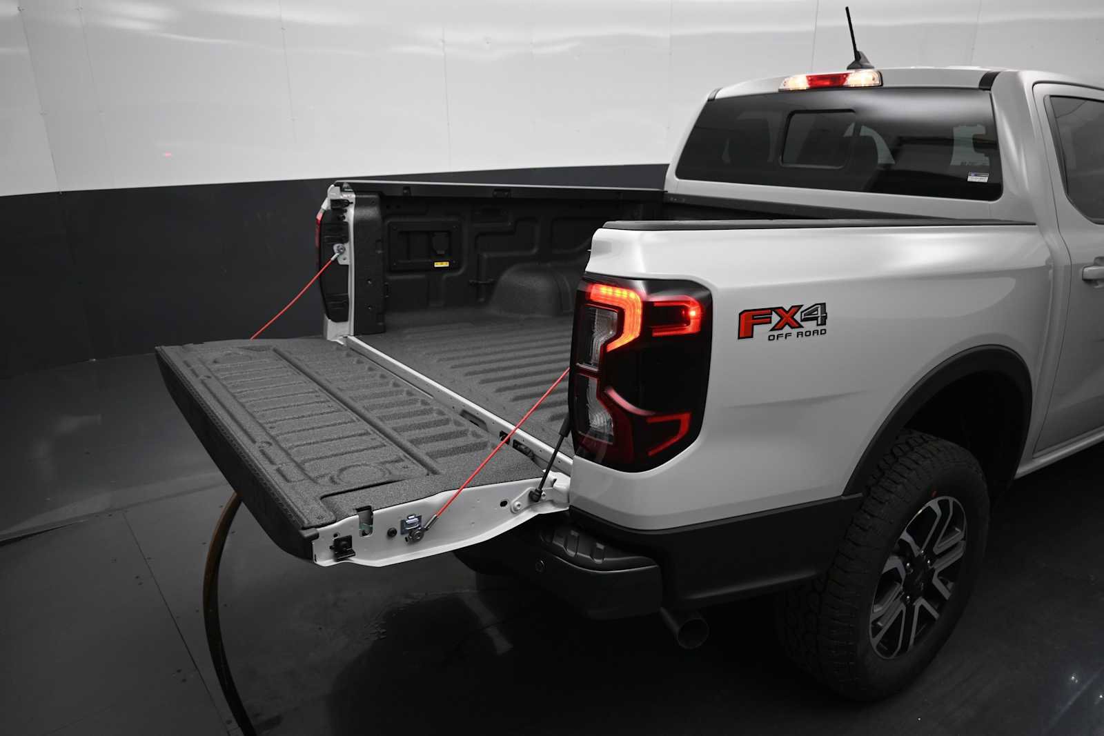 New 2026 Ford Ranger Lariat w/ FX4 Off-Road Package AWD/4WD image 13