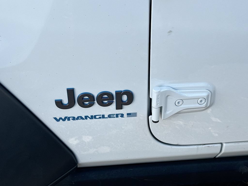 Used 2023 Jeep Wrangler Unlimited w/ Cold Weather Group AWD/4WD image 35
