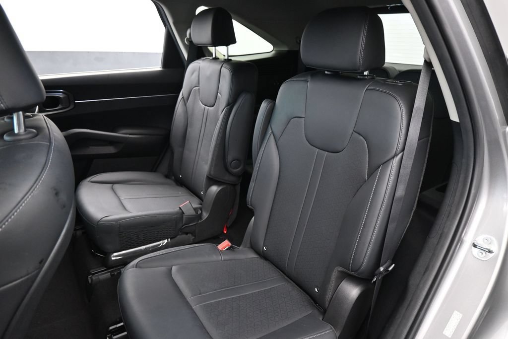 Used 2023 Kia Sorento EX w/ Panoramic Sunroof Package FWD image 38