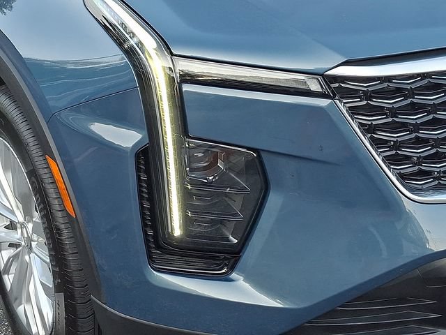 Certified 2024 Cadillac XT4 Luxury w/ Cold Weather Package AWD/4WD image 10