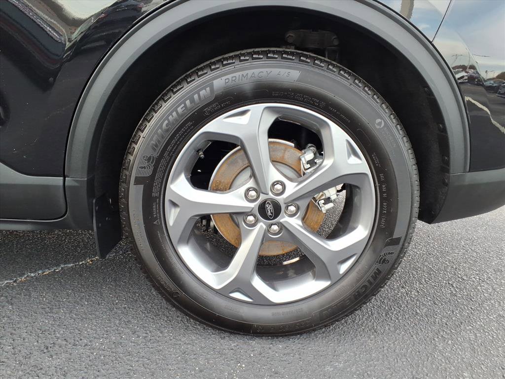 Certified 2025 Ford Escape ST-Line image 23