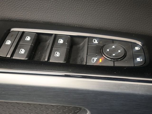 Used 2025 Nissan Pathfinder SL w/ SL Premium Package image 18