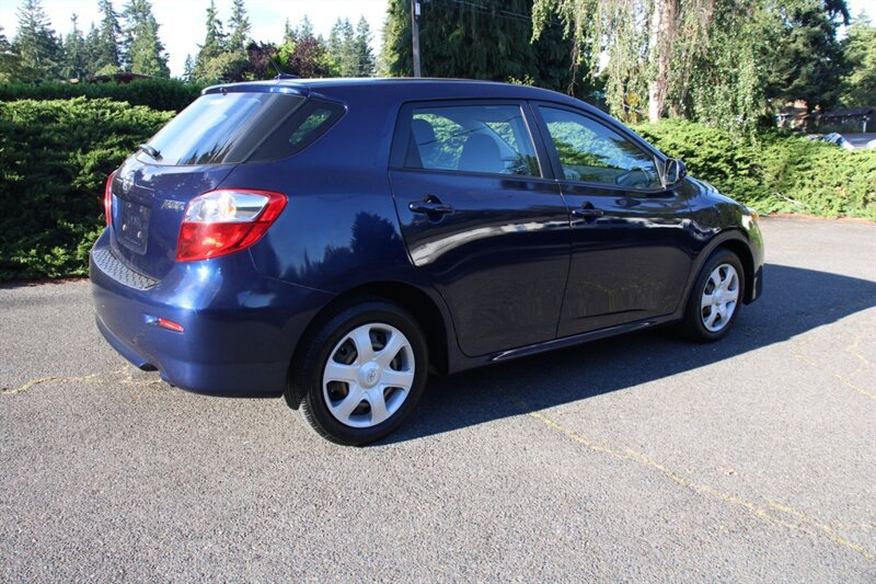 Used 2009 Toyota Matrix FWD image 3