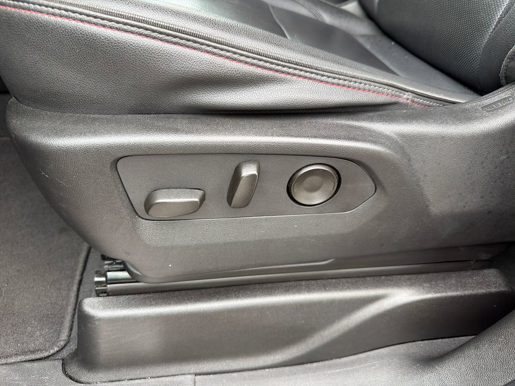 Used 2024 Chevrolet Suburban RST RWD image 21