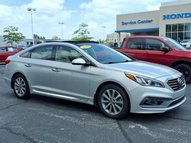 Used 2016 Hyundai Sonata Limited w/ Option Group 05 FWD image 3