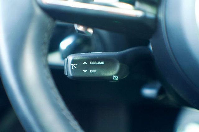 Used 2022 Porsche Macan AWD/4WD image 23