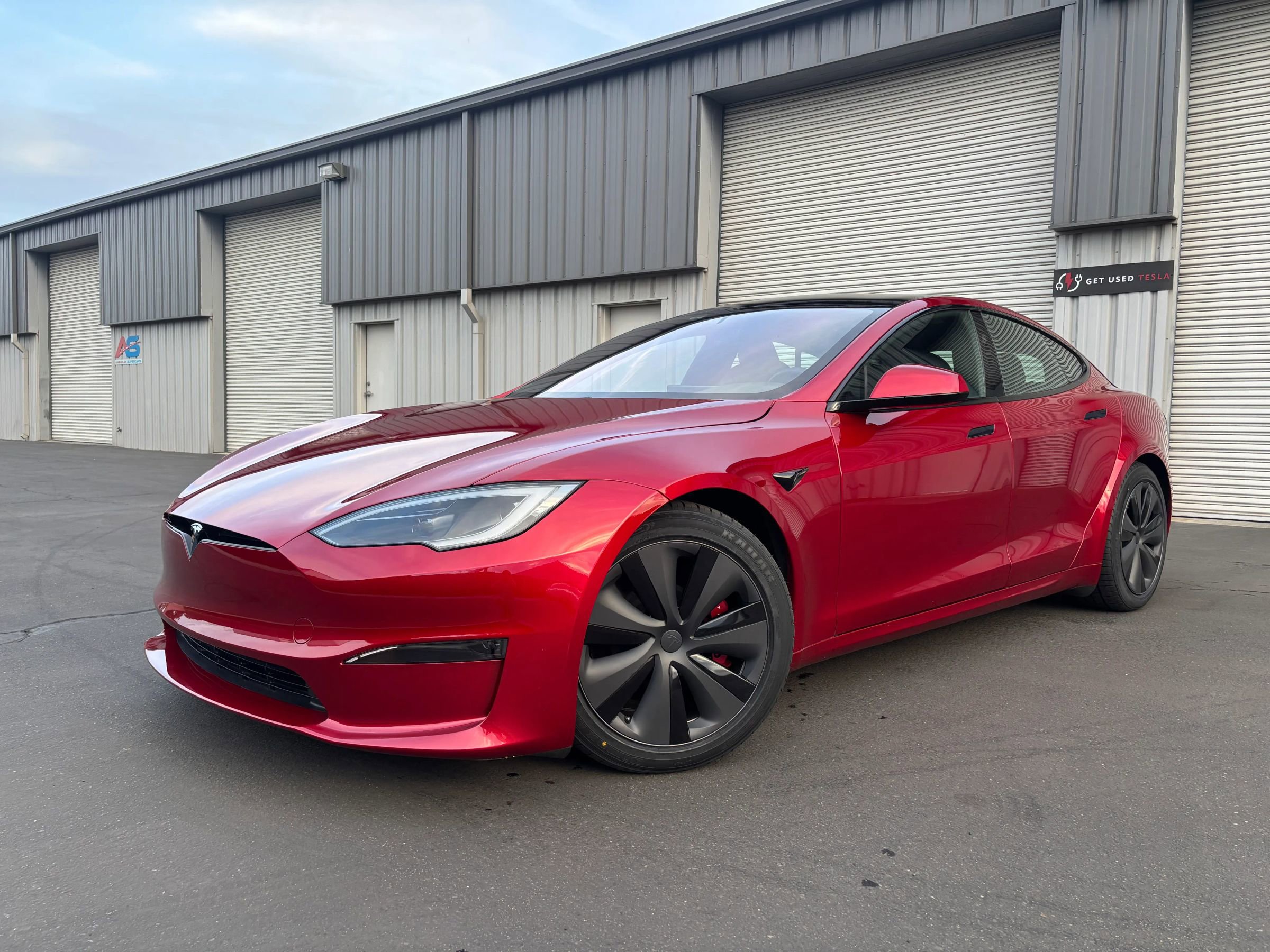 Used 2023 Tesla Model S Standard Range image 4
