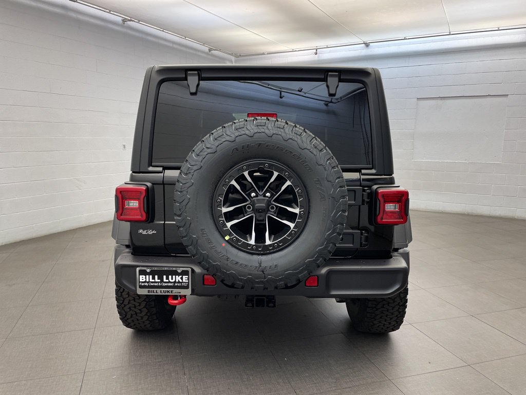 New 2026 Jeep Wrangler Unlimited Rubicon w/ Xtreme 35 Tire Package AWD/4WD image 4