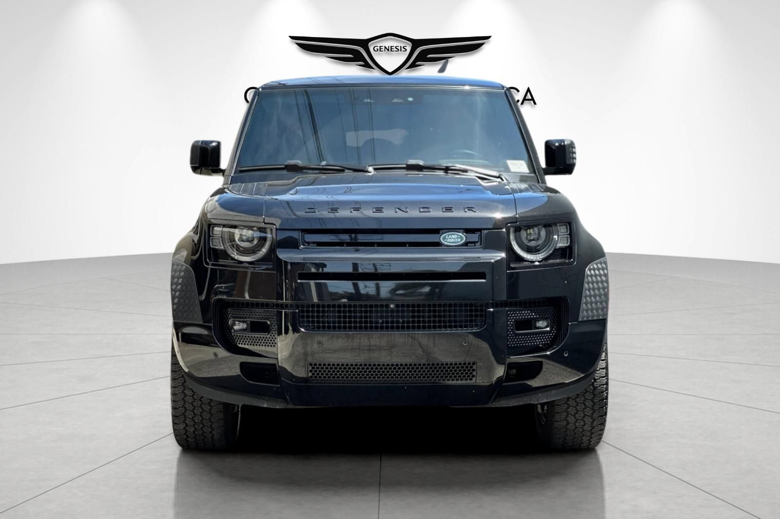 Used 2025 Land Rover Defender 110 X-Dynamic SE AWD/4WD image 10