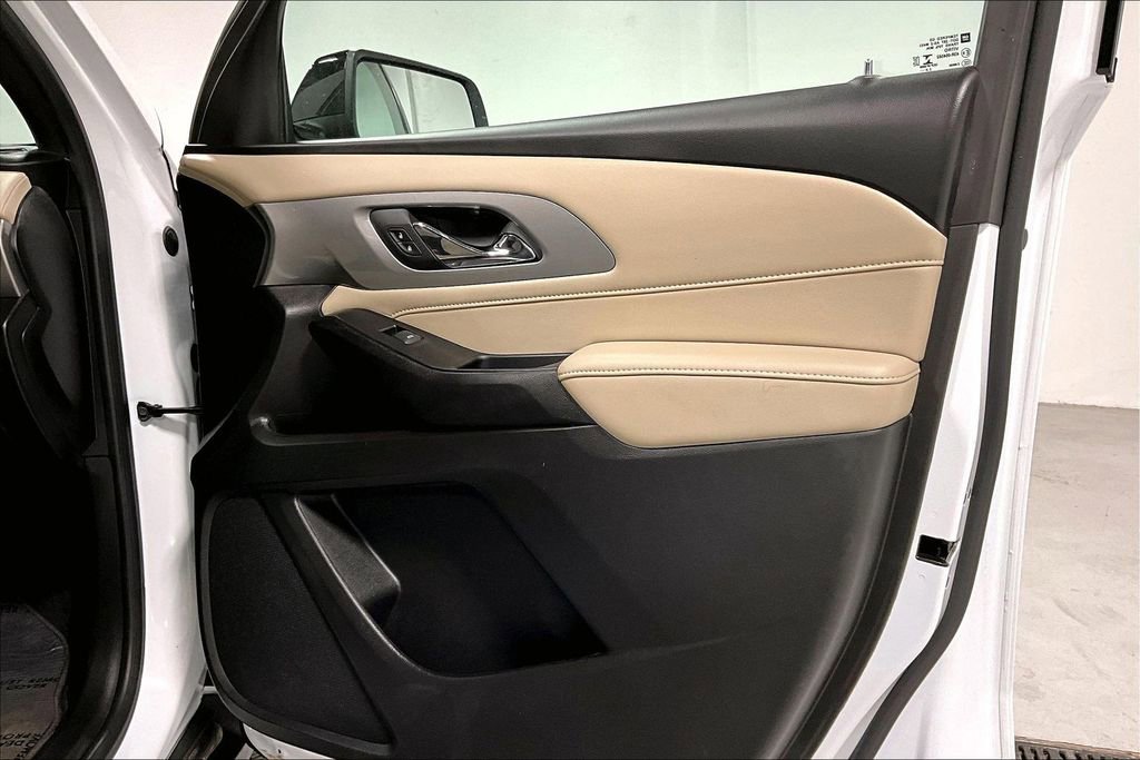 Used 2023 Chevrolet Traverse LS image 22